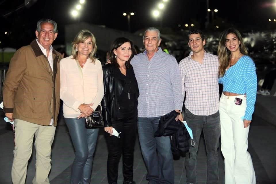 Manuel Garza Tijerina, Paty Ortiz, Flori Garza, Genaro Villarreal, Mauricio Villarreal y Minerva Castellanos