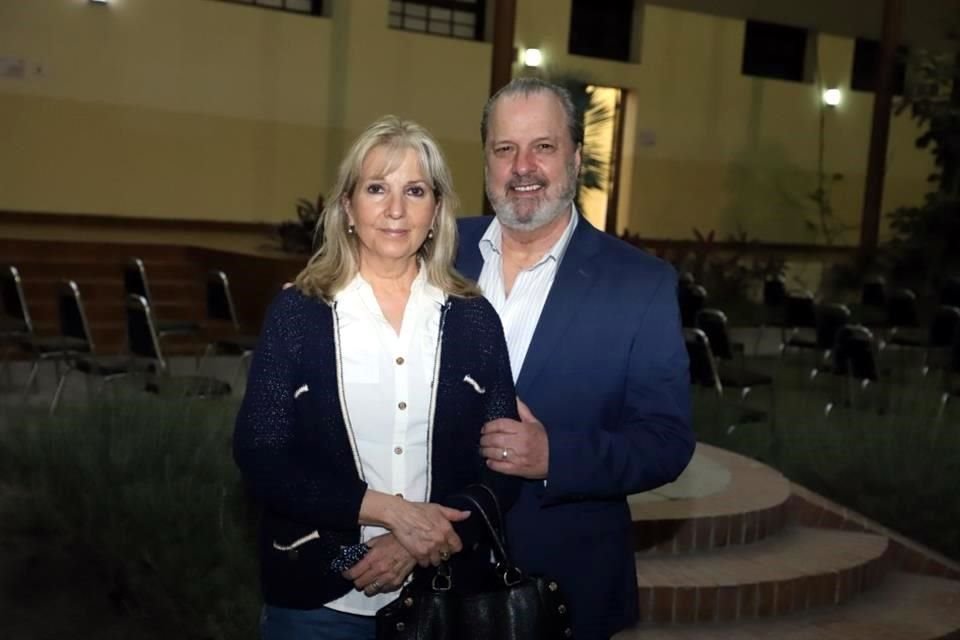 María Eugenia González y Roberto Gómez Junco