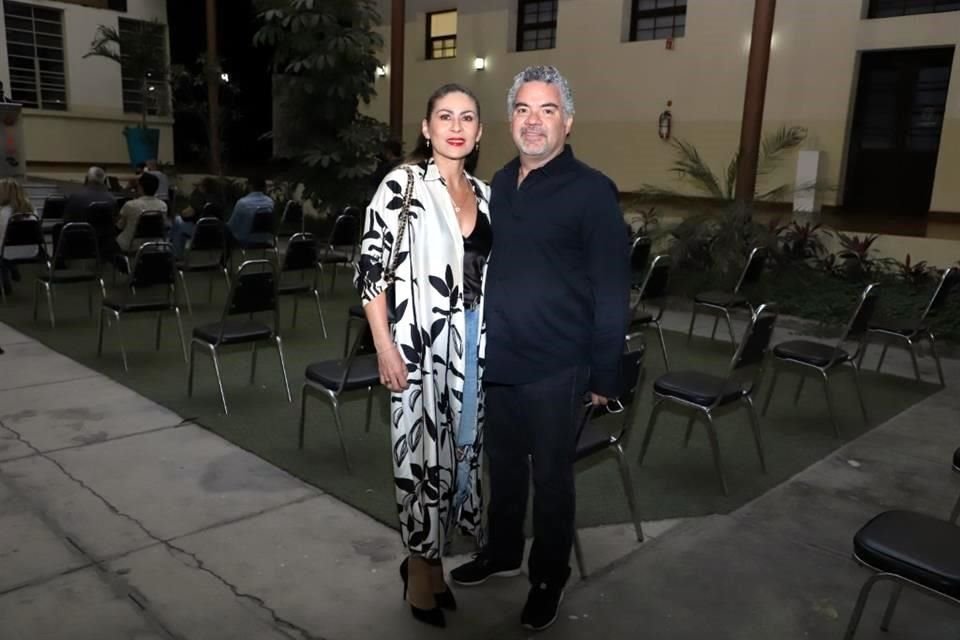 Ivett Sotomayor de Tamez y Chuy Tamez