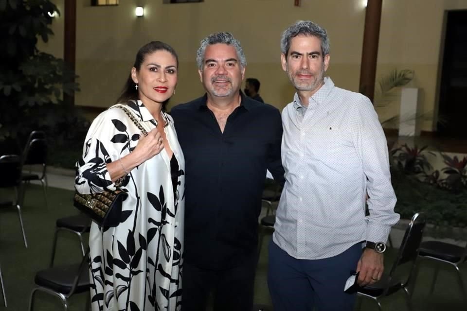 Ivett Sotomayor de Tamez, Chuy Tamez y Felipe González