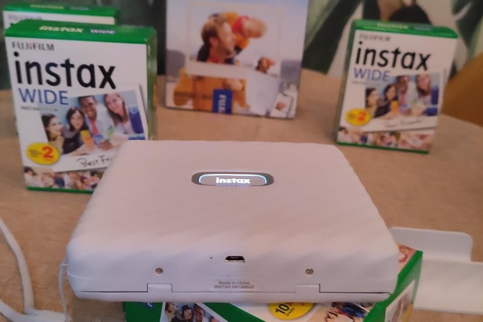 Instax Link Wide ya está disponible en México para imprimir imágenes panorámicas.