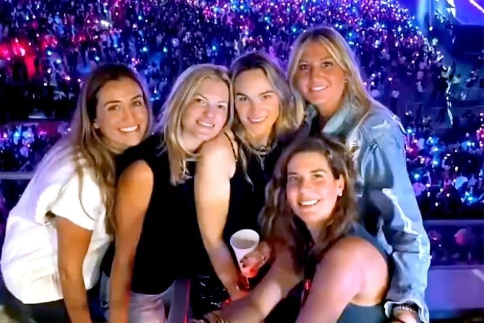 Noelle Bermúdez, Eugenia de Hoyos, Paola Celada, Alicia Santos y Lucía Lobeira