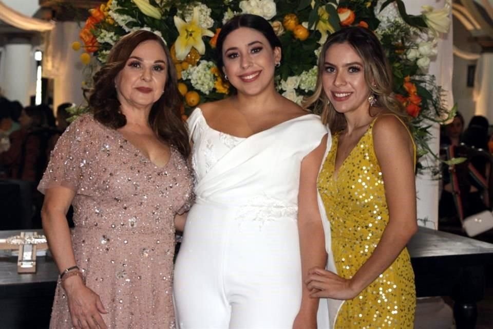 Nancy Pompa de Cantú, Alondra Jiménez de la Garza y Andrea Jiménez
