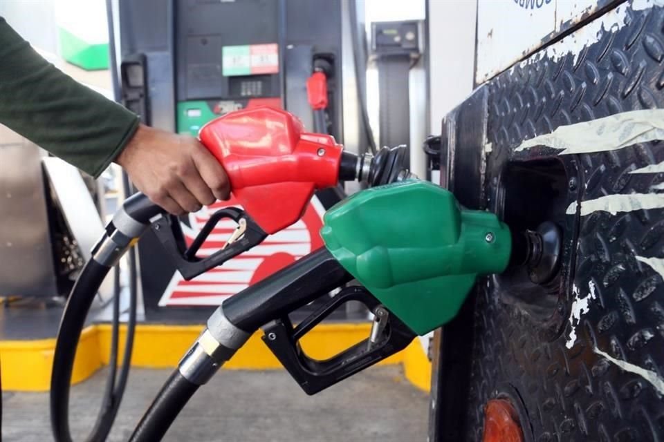 La SHCP anunció que habrá estimulos para gasolinas en la frontera con EU, durante esta semana.