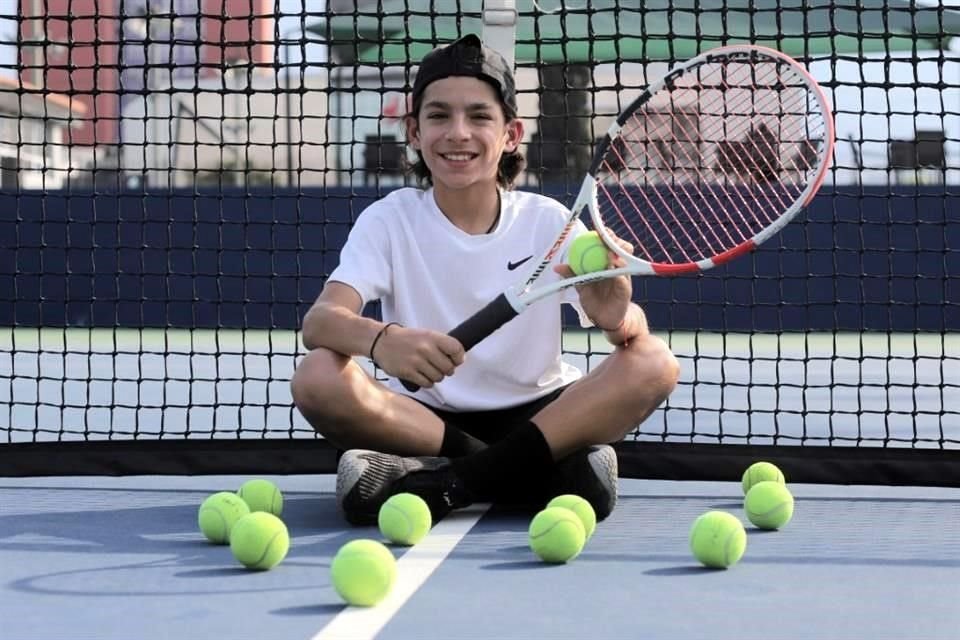 Los tenistas favoritos de Leo Calles son Rafael Nadal y Dominic Thiem.