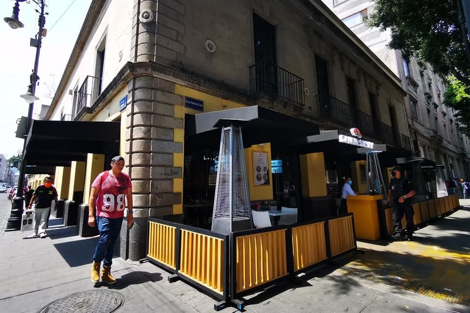 En la esquina de Gante y Venustiano Carranza estaba ubicado el Salón Luz.