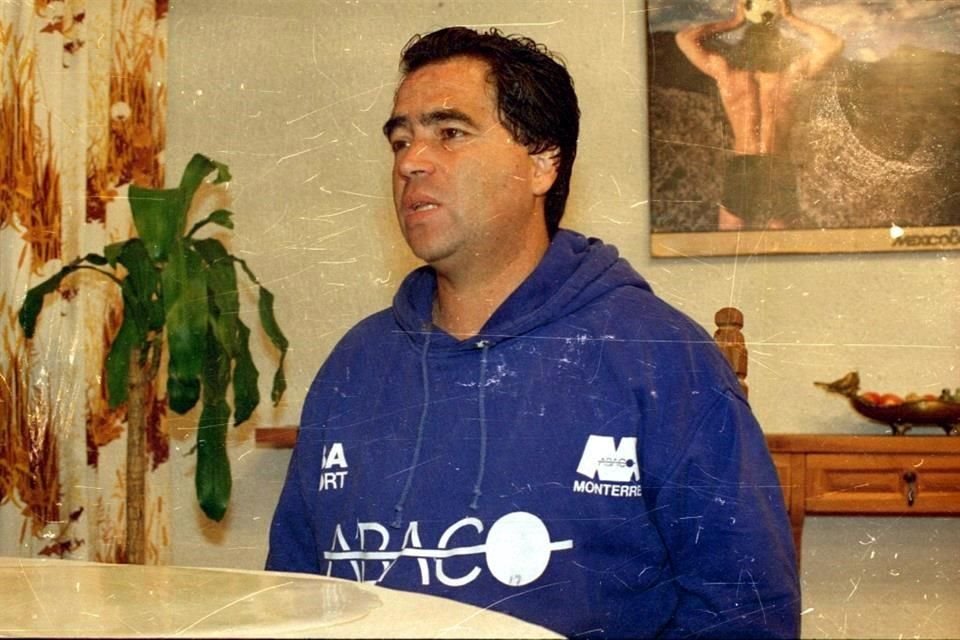 Hugo fue director técnico de Rayados en la Temporada 1992-1993.