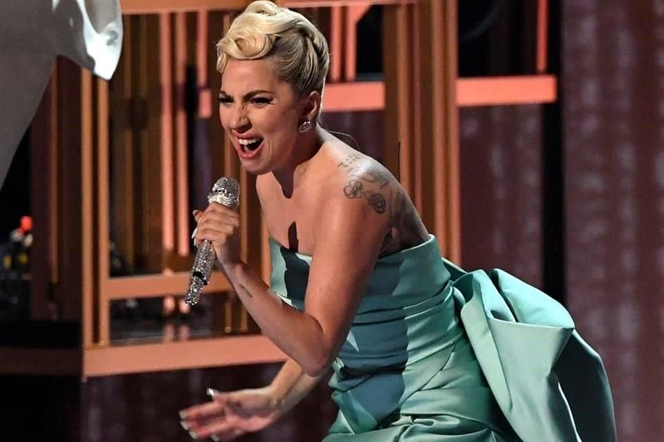 Lady Gaga (en foto) enamoró al público de los Grammys con una dupla de canciones big band, mientras que Olivia Rodrigo se llevó su segundo premio.