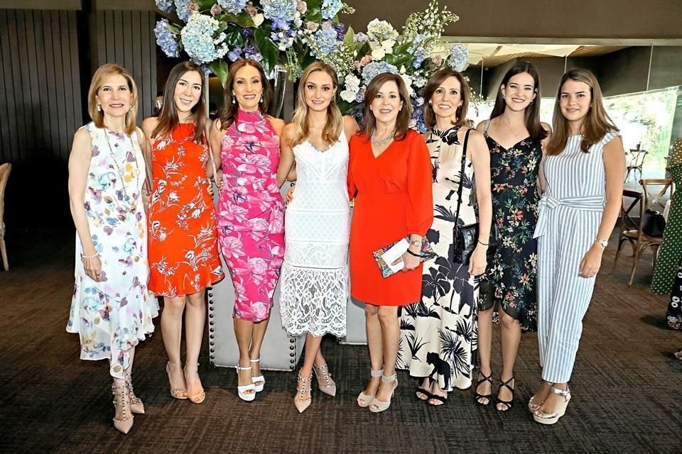 Cecilia Cantú de Fernández, Daniela Cantú, Blanca Díaz de Cantú, mamá de la novia, LA NOVIA, Gabriela Cantú de Sada,<br>Gabriela Canales de Cantú, Mariana Sada y Gabriela Sada de Garza