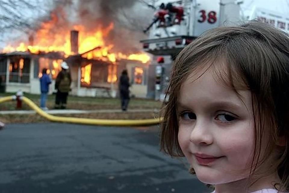 El padre de Zoë Roth ganó un concurso con la fotografía que le tomó cuando tenía cuatro años. Luego, se convirtió en meme.