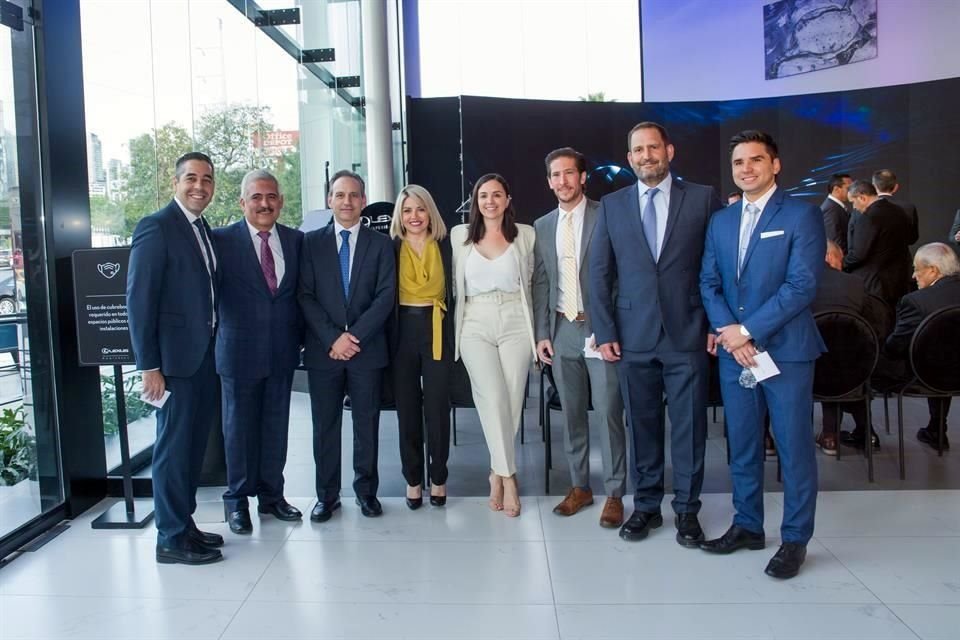 Mario García, Felipe Treviño, Federico Jaime, Erika Flores, Alma Alejandro, Jaime Rodríguez, José Antonio Fernández y Alfredo Villanueva.
