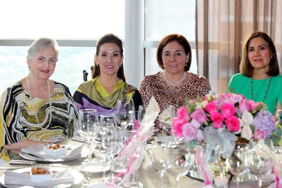 Alma de Martínez, Susana Villarreal, Rosario García y María Inés de Castillo