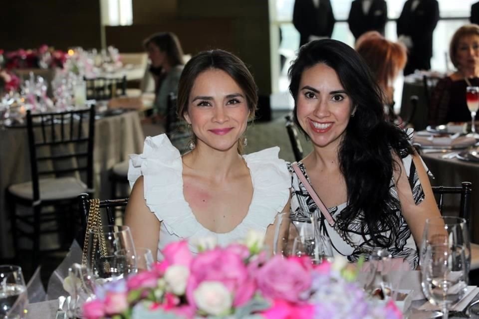 Andrea Olivas y Nidia Ayala