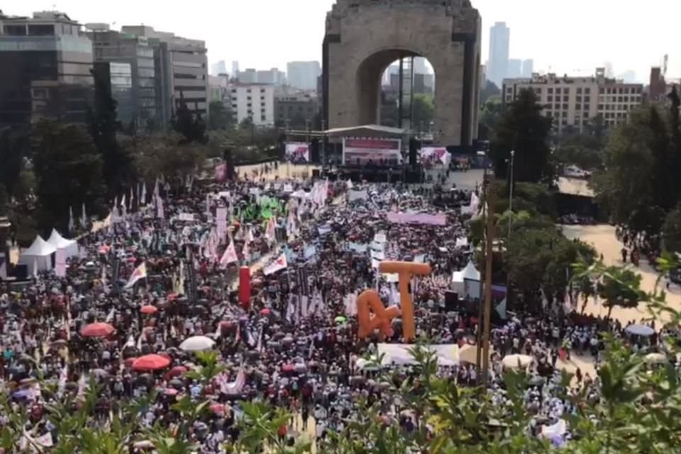 Previo a consulta de revocación, Morena convocó a un mitin en Monumento a la Revolución para apoyar la reforma eléctrica impulsada por AMLO.