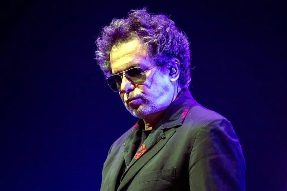 El cantante Andrés Calamaro regresó a los conciertos en México y conmovido mostró ante más de 4 mil personas su encanto por volver al País.