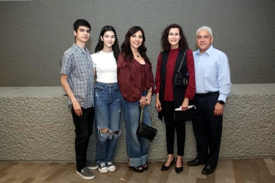 Javier de la Garza, Loreto de la Garza, Edith Treviño, Sandra Constantino y Jaime Segura