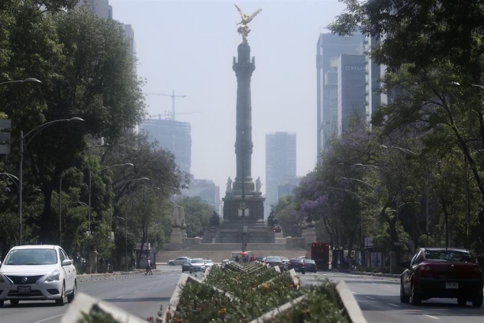 'El Índice Aire y Salud reporta en las alcaldías Benito Juárez y Coyoacán calidad del aire muy mala, con un riesgo a la salud muy alto', indicó el Sistema de Monitoreo Atmosférico (Simat).