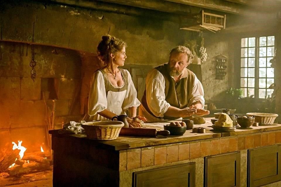 Disfruta en algunas salas de cine de todo un festín fílmico con 'Delicioso', una historia que explora la gastronomía francesa desde la visión de un cocinero.