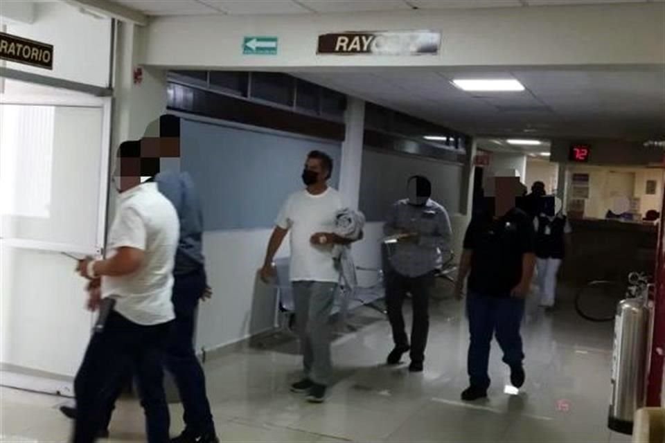 Fuentes estatales indicaron que el ex Gobernador llegó después de las 18:00 horas, y habría salido de regreso al Penal de Apodaca.
