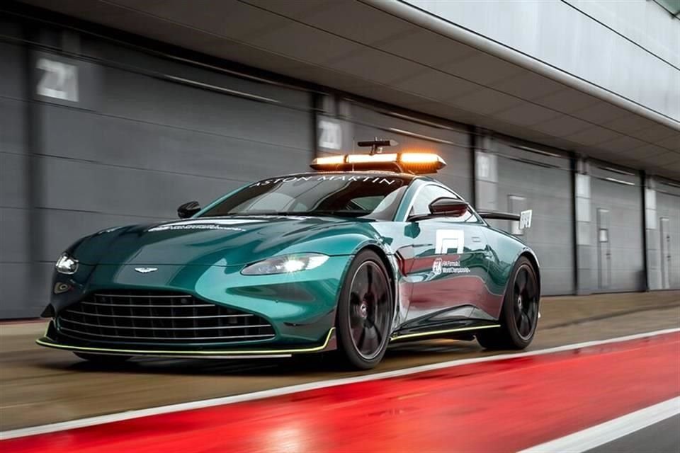 El Safety Car de Aston Martin cuenta con un motor V8 biturbo de 528 hp
