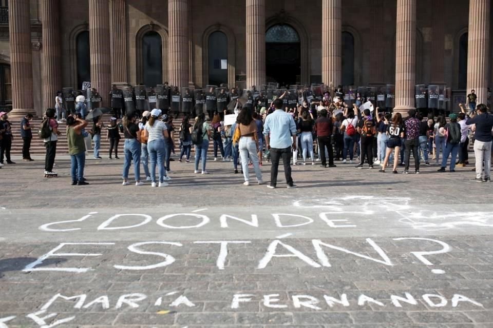 Diversos colectivos han pedido frente a Palacio de Gobierno combatir las desapariciones.