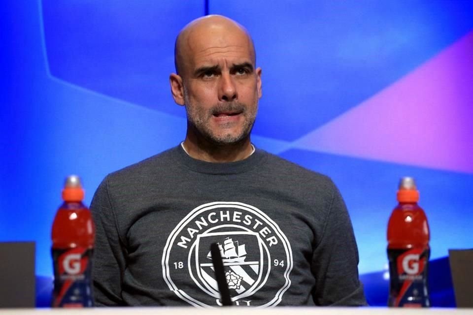 Pep Guardiola se vio sorprendido por la noticia.