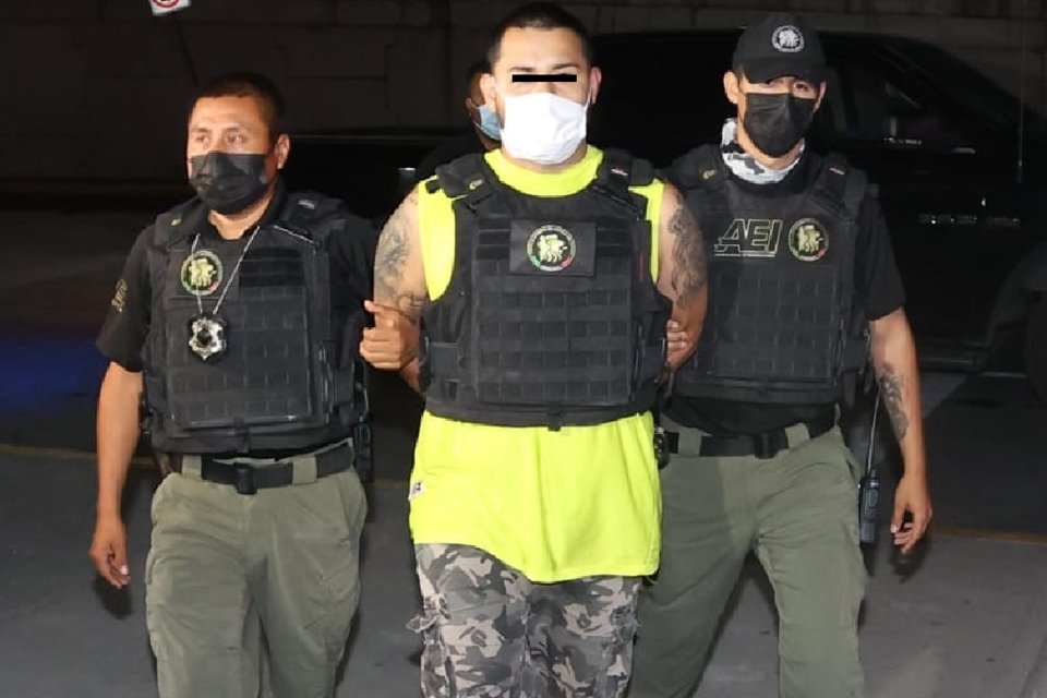 Raúl Alfredo, de 26 años, fue detenido en  Francisco I. Madero, en Coahuila, y por la noche fue llevado al Hospital Universitario y a las instalaciones de la Agencia Estatal de Investigaciones.