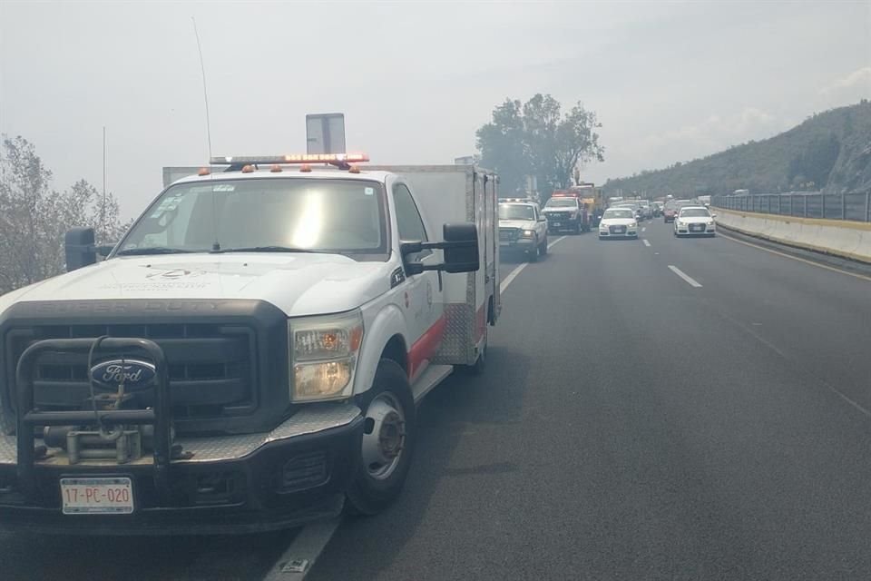 Capufe advirtió de poca visibilidad en el camino por el humo.
