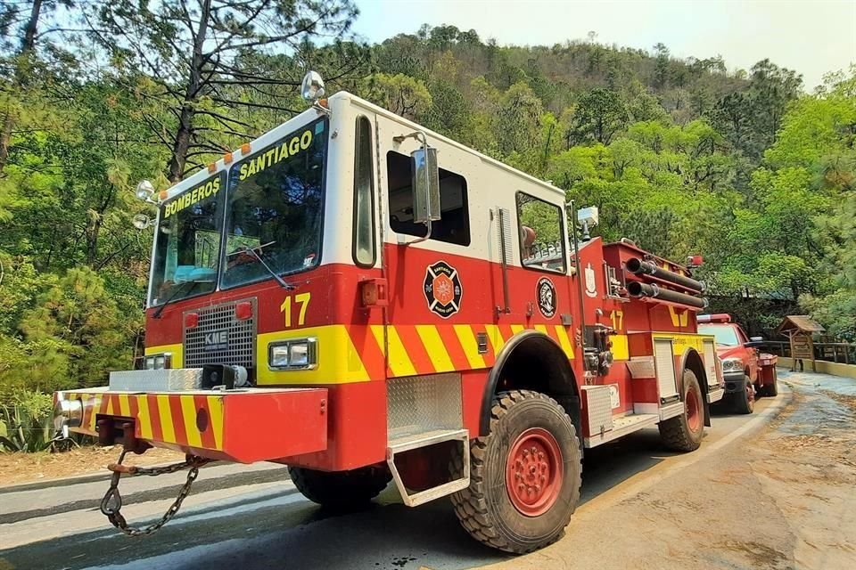 El incendio en la Sierra de Santiago alcanzó al Parque El Manzano.