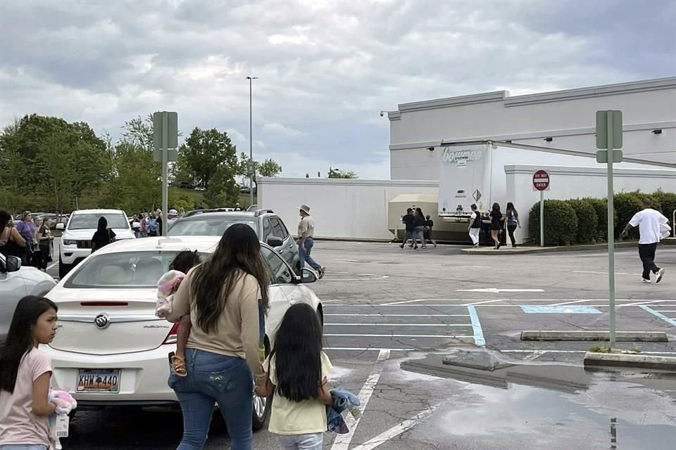 En EU, se registró un tiroteo en un centro comercial de Carolina del Sur, en donde se reportan varios heridos.