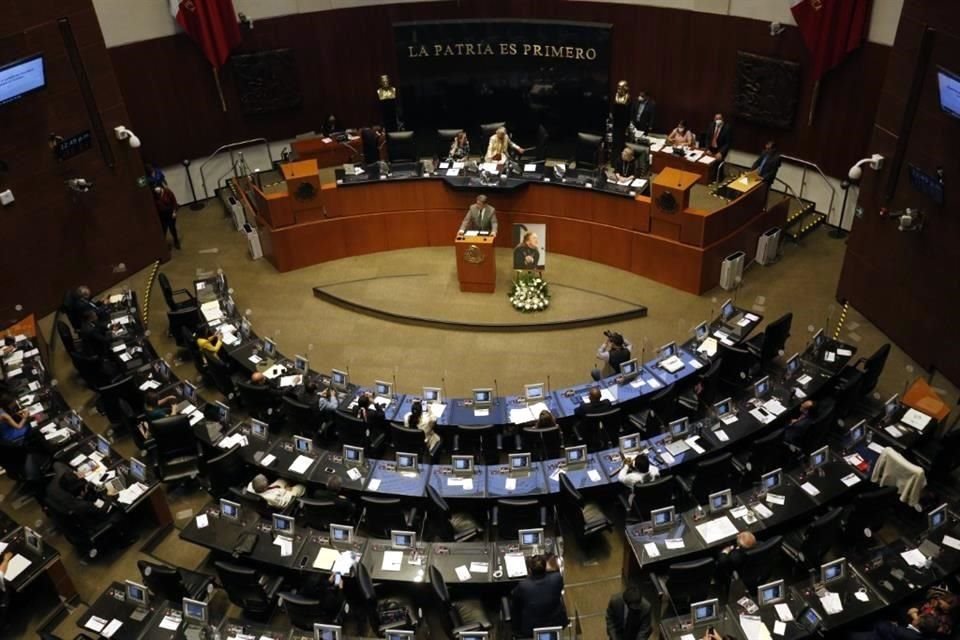 Con 87 votos a favor, Senado avaló en lo general la reforma de AMLO a Ley Minera, que busca regular la explotación de litio en el País.