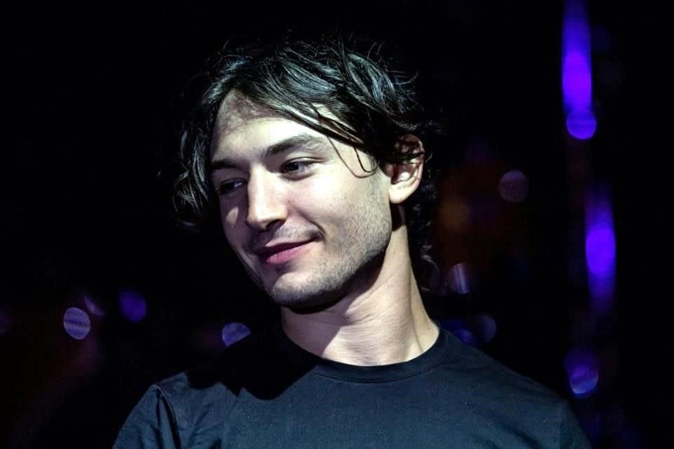 Ezra Miller, actor de la próxima cinta de DC 'The Flash', fue arrestado de nueva cuenta en Hawái, a menos de un mes de alterar el orden público.