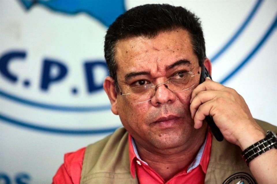 Marcos Carmona, director ejecutivo de la CPDH en una conferencia de prensa.