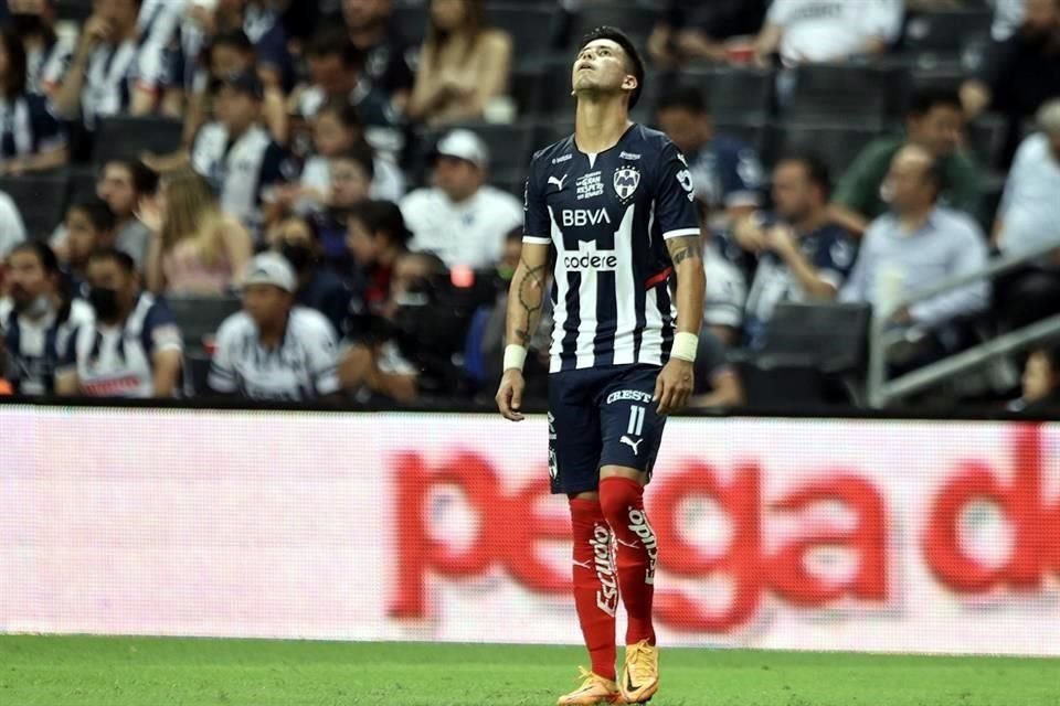 Maxi Meza falló el penal en el primer tiempo.