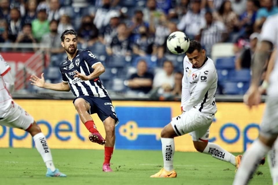 Rayados empató sin goles con Atlas, falló Maxi un penal y el equipo puso en riesgo la Liguilla directa. Checa las imágenes.