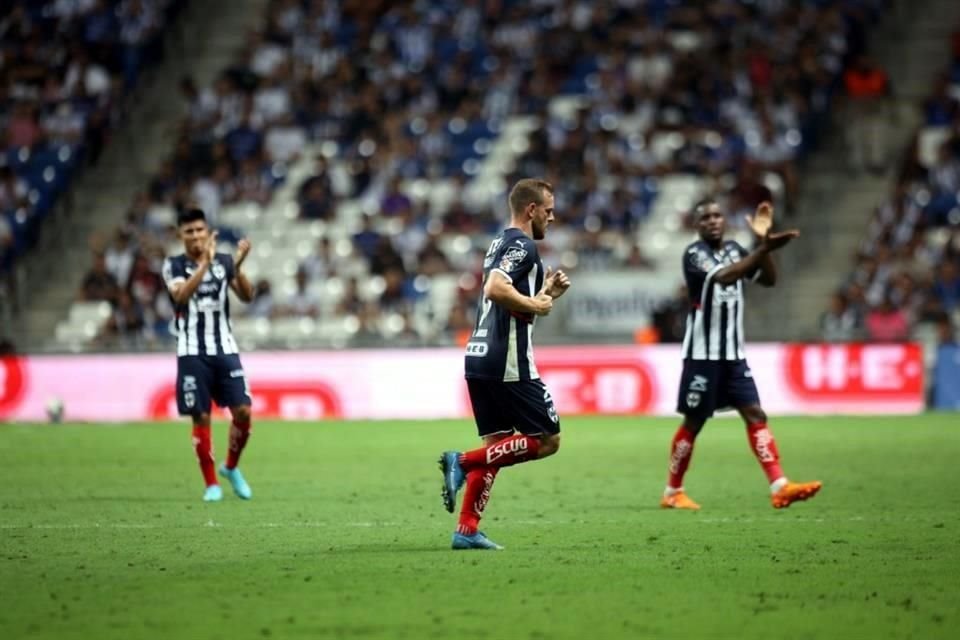 Rayados empató sin goles con Atlas, falló Maxi un penal y el equipo puso en riesgo la Liguilla directa. Checa las imágenes.