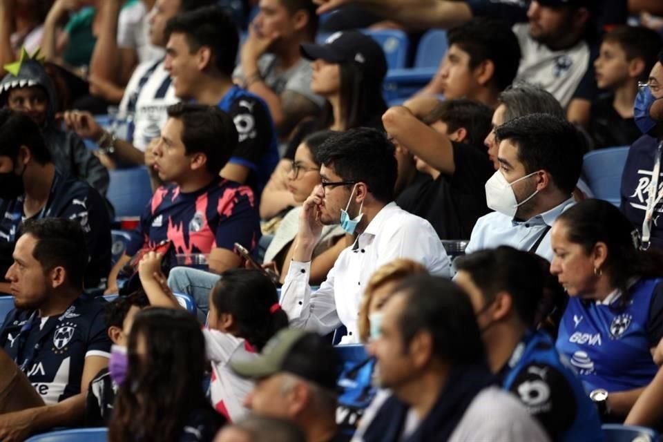 Rayados empató sin goles con Atlas, falló Maxi un penal y el equipo puso en riesgo la Liguilla directa. Checa las imágenes.