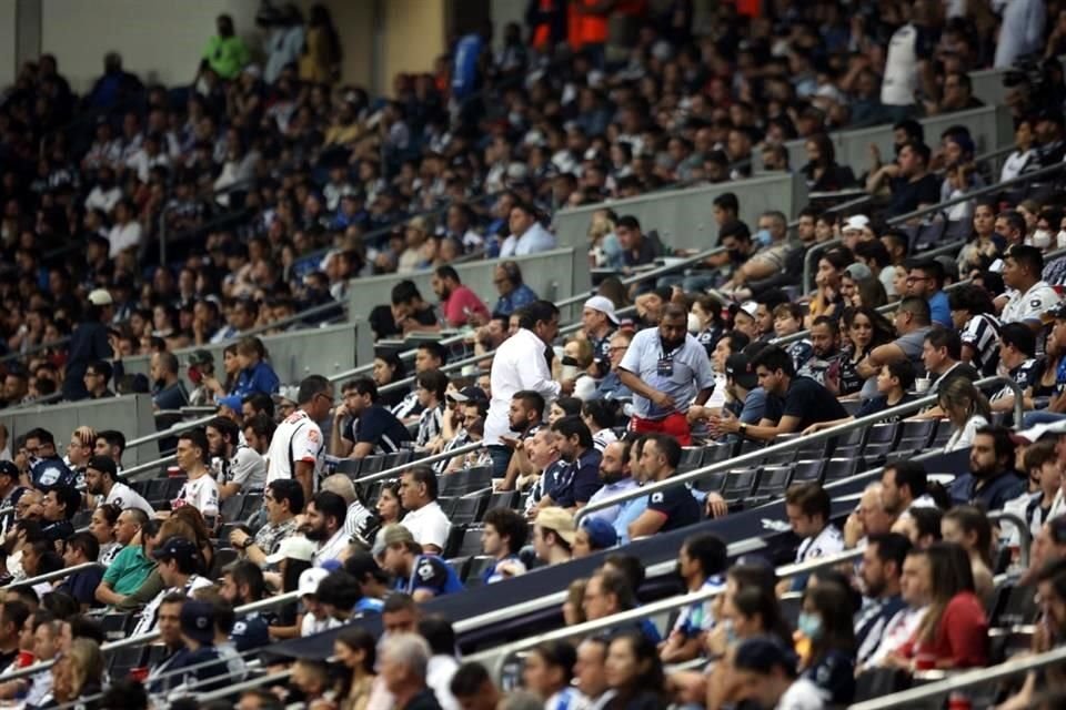 Rayados empató sin goles con Atlas, falló Maxi un penal y el equipo puso en riesgo la Liguilla directa. Checa las imágenes.