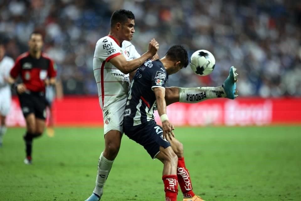 Rayados empató sin goles con Atlas, falló Maxi un penal y el equipo puso en riesgo la Liguilla directa. Checa las imágenes.