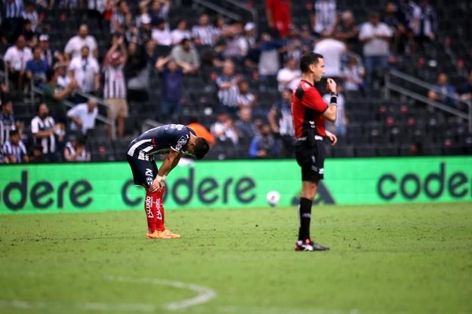Rayados empató sin goles con Atlas, falló Maxi un penal y el equipo puso en riesgo la Liguilla directa. Checa las imágenes.