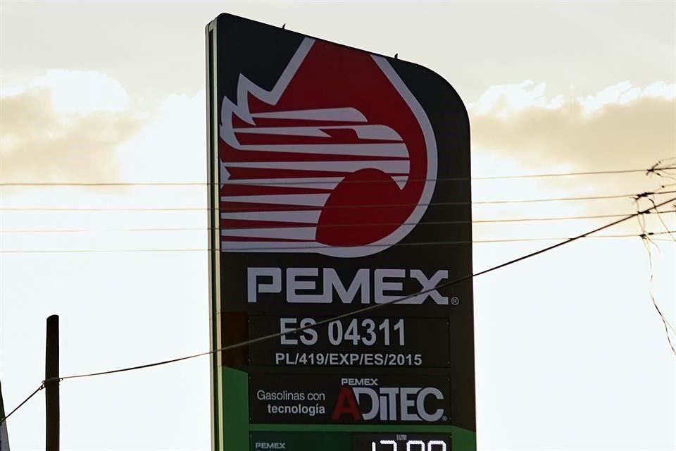 Pemex ya no tendrá limitantes en el mercado para establecer precios a los combustibles.