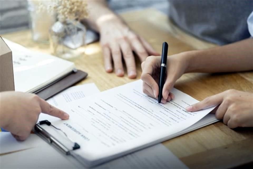 La liberación de gravamen consiste en cancelar el financiamiento y acreditar, a través de una escritura pública realizada ante notario, que el préstamo está totalmente pagado.