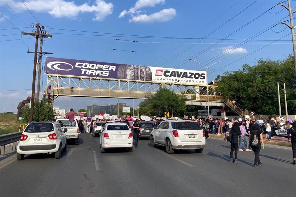 Miles de personas protestan y demandan justicia por las desaparecidas en Nuevo León.