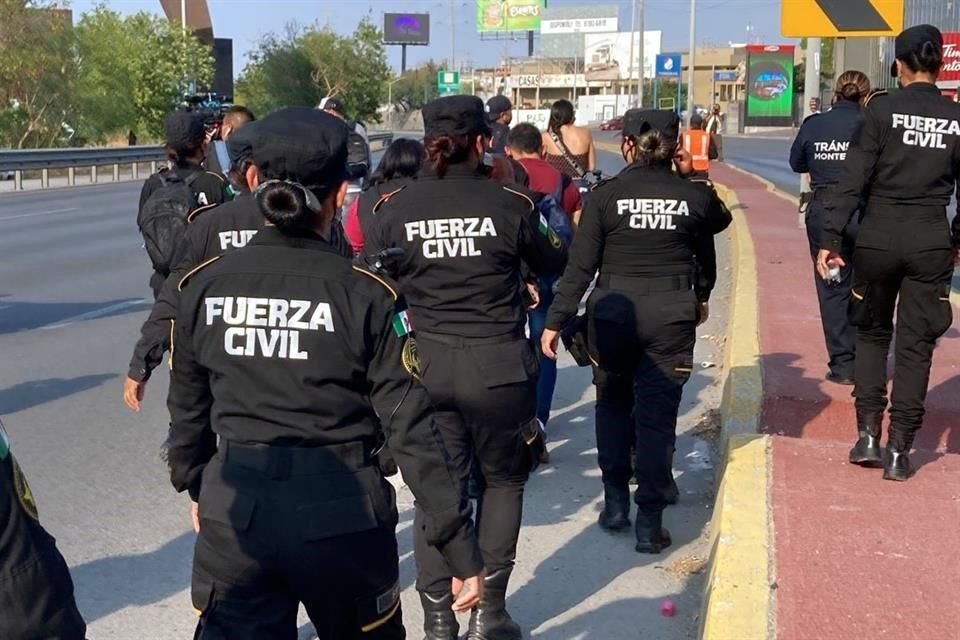 Miles de personas protestan y demandan justicia por las desaparecidas en Nuevo León.