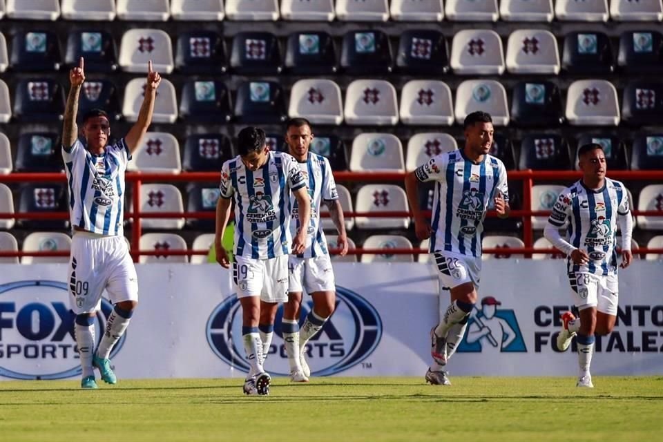 Roberto de la Rosa hizo el 2-0, en una jugada en la que exhibió a la defensa del Monterrey.