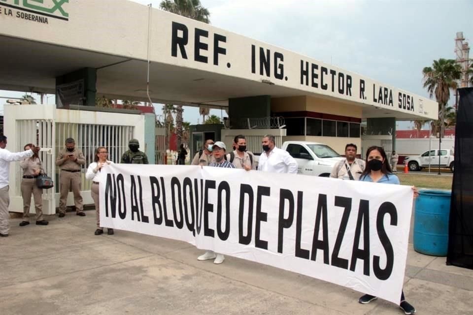 La protesta se realizó a la altura de la Puerta 1 de la Refinería.