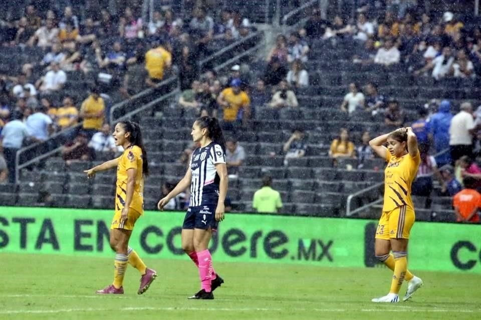 Rayadas y Tigres Femenil terminaron empatadas y sin goles.