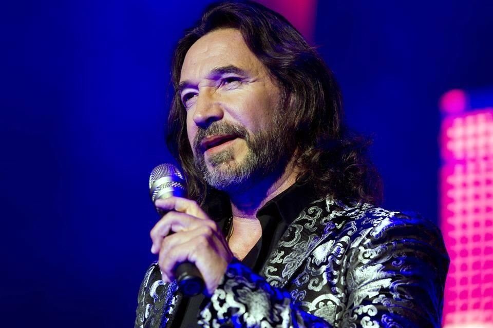 El mexicano Marco Antonio Solís será honrado por el Latin Grammy con la distinción Persona del Año 2022, por su exitosa carrera musical.