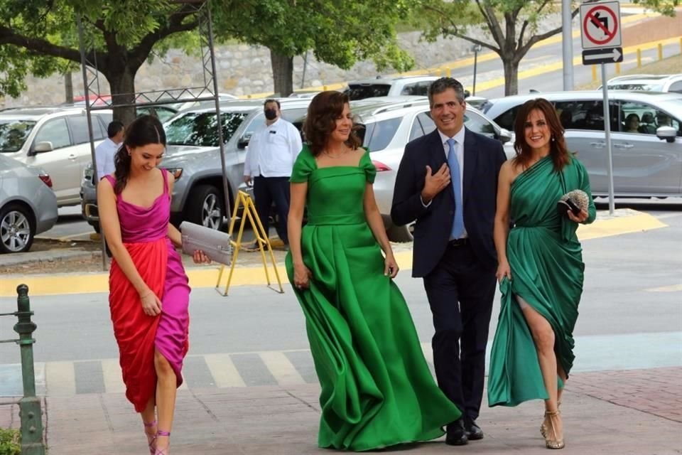 Mariana Chapa, Isabel Elizondo, Rodrigo de la Peña y Karla Quijano