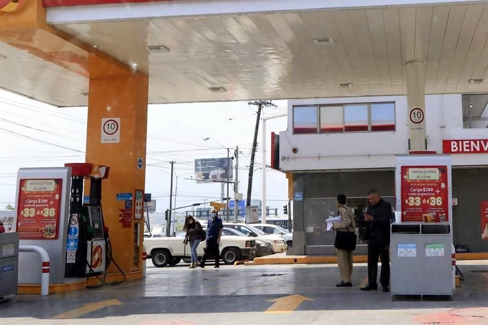 Aunque se retiraron los 'coyotes' de Ciudad Laboral, fueron captados en una gasolinera cercana